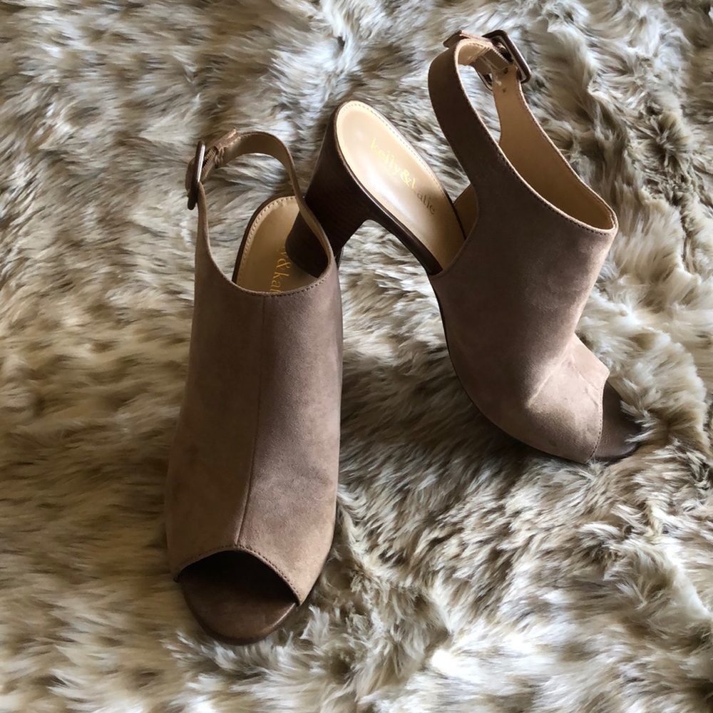 Nude Peep-Toe Heels